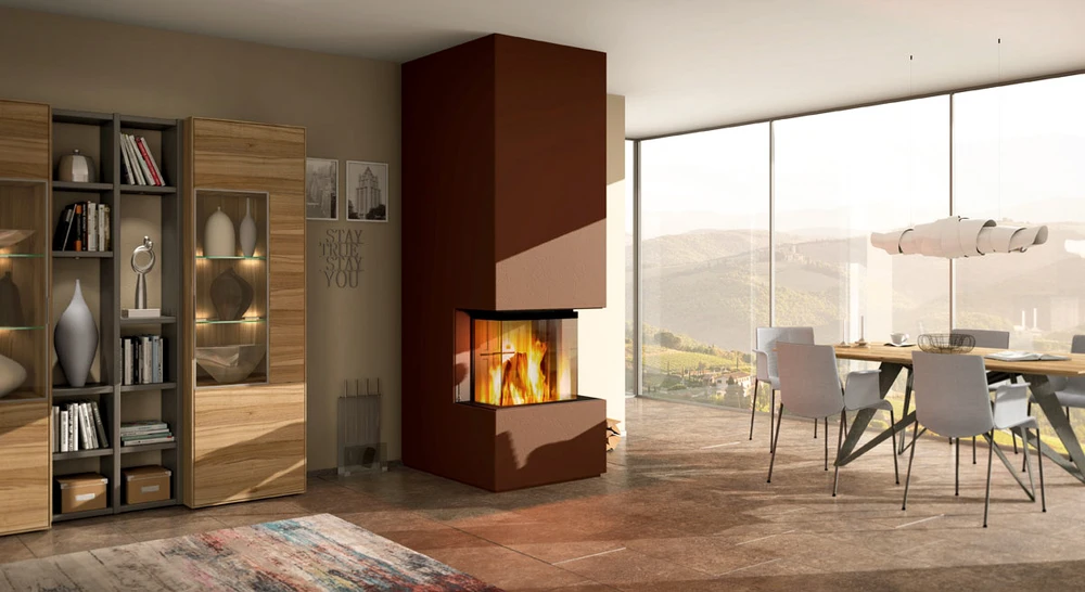 Intérieur moderne avec cheminée encastrée triple face à foyer ouvert, habillage en acier laqué bordeaux, flammes vives visibles
